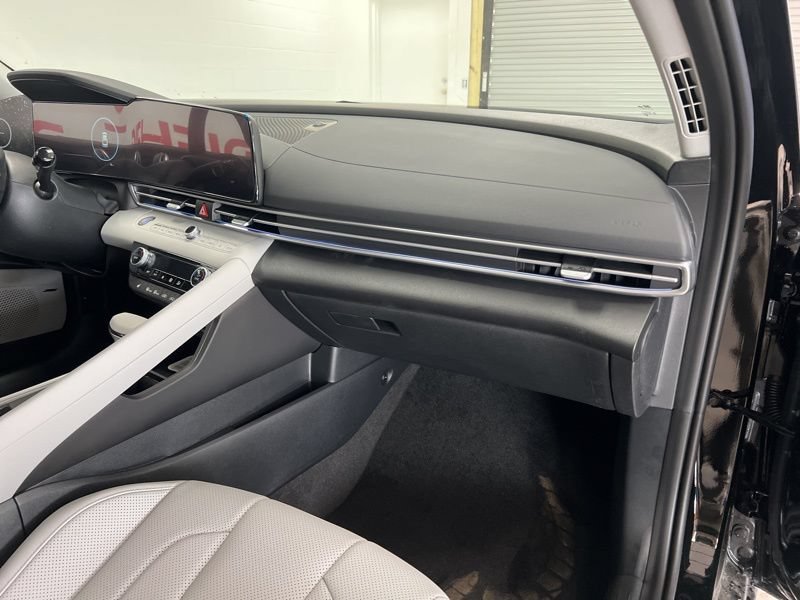 New 2026 Hyundai Elantra Limited FWD image 13
