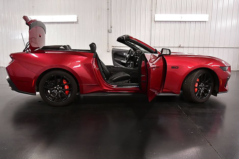 Used 2025 Ford Mustang GT Premium RWD image 30
