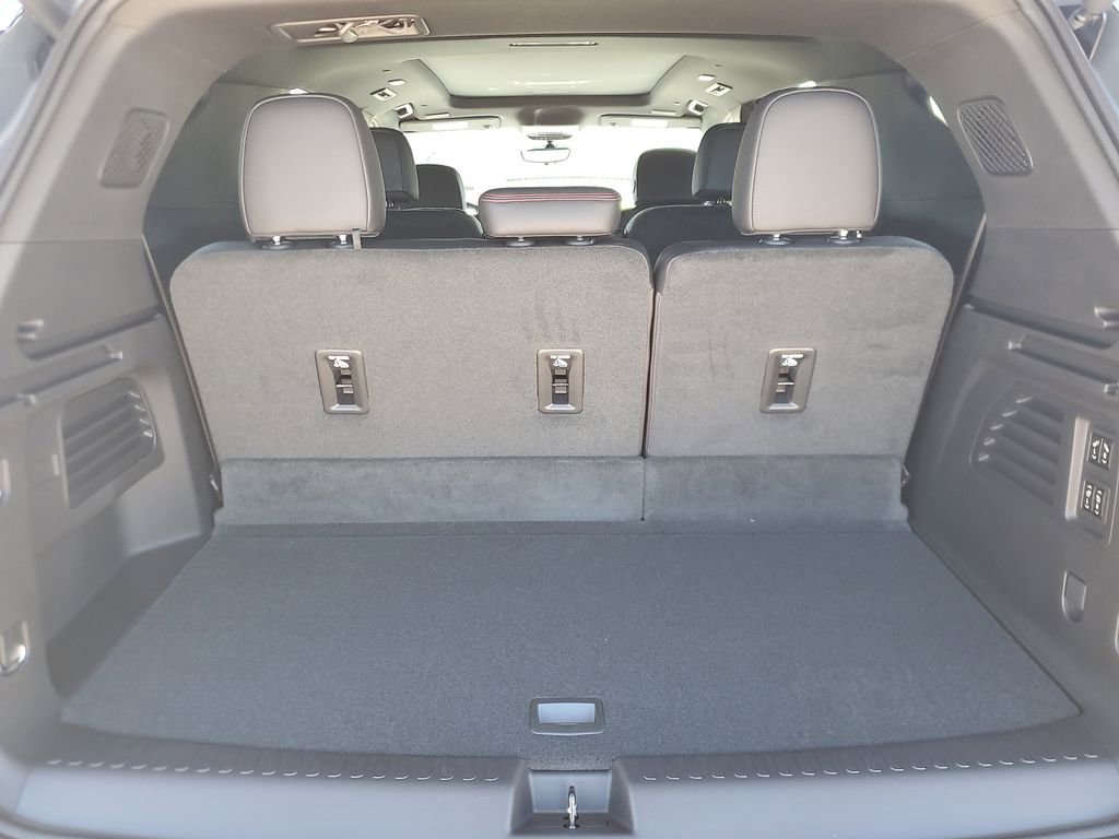 New 2026 Chevrolet Traverse RS w/ LPO, Floor Liner Package image 7