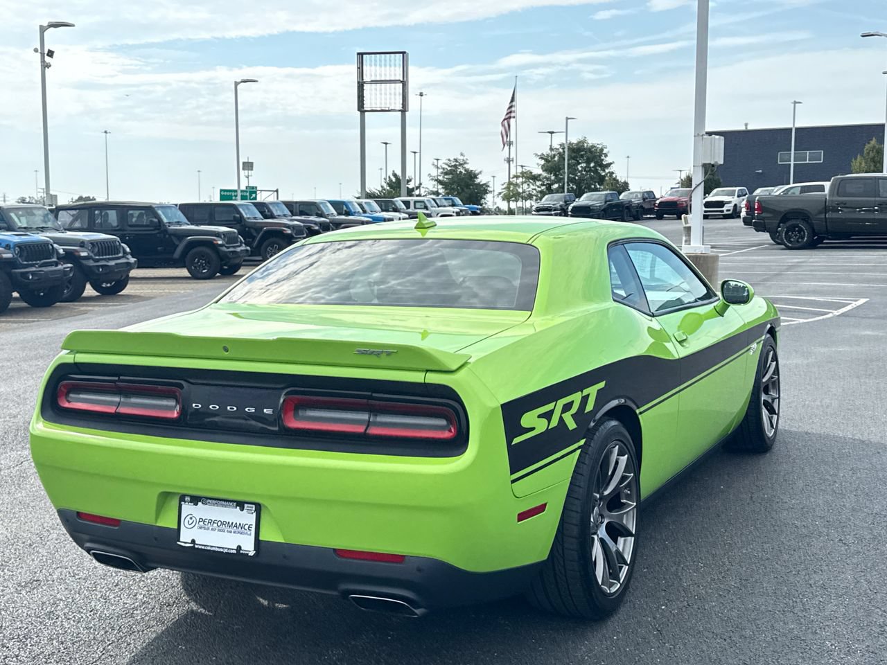 Used 2015 Dodge Challenger SRT RWD image 3