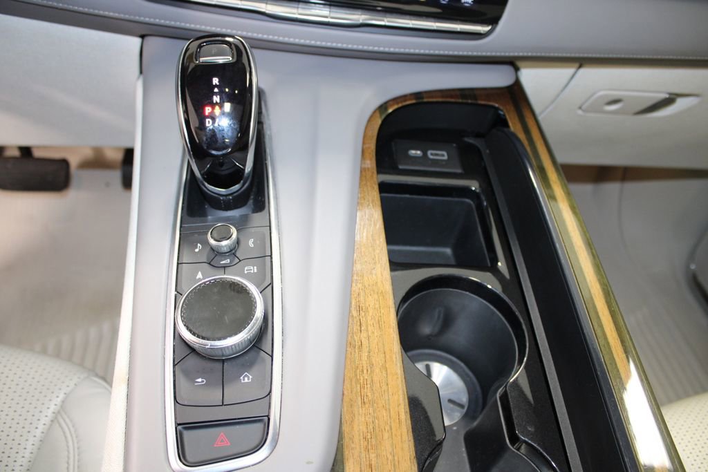 Used 2021 Cadillac Escalade Premium Luxury Platinum w/ Heavy-Duty Trailer Package image 50