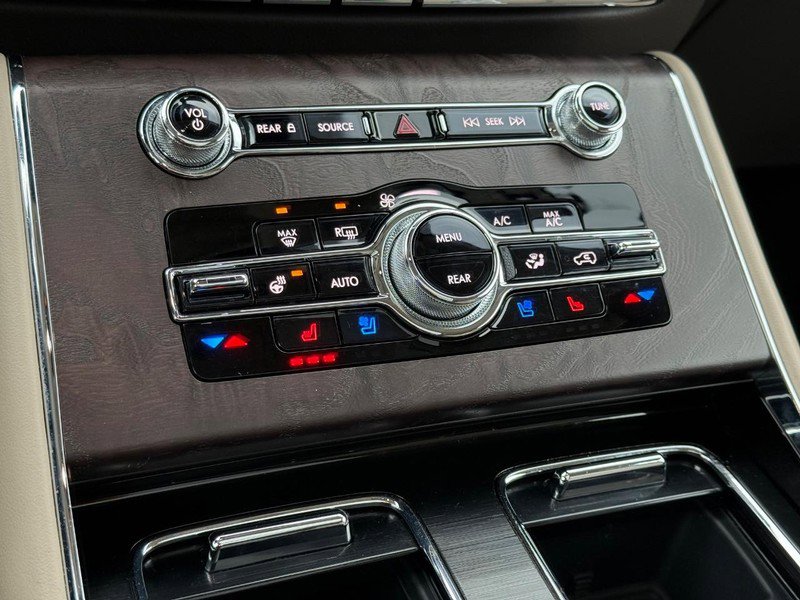 Certified 2022 Lincoln Aviator Reserve w/ Equipment Group 201A image 25