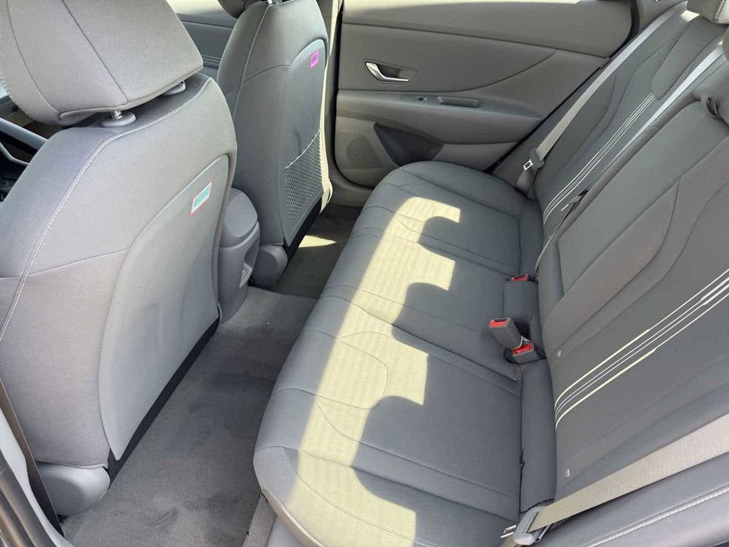 New 2025 Hyundai Elantra SEL w/ Cargo Package image 11