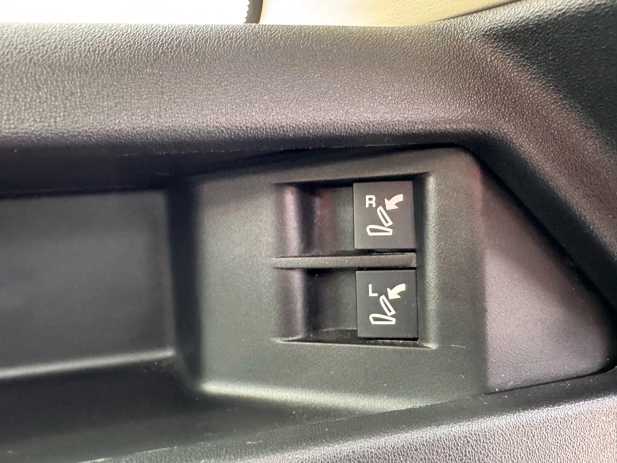 Used 2019 Land Rover Discovery Sport HSE image 33