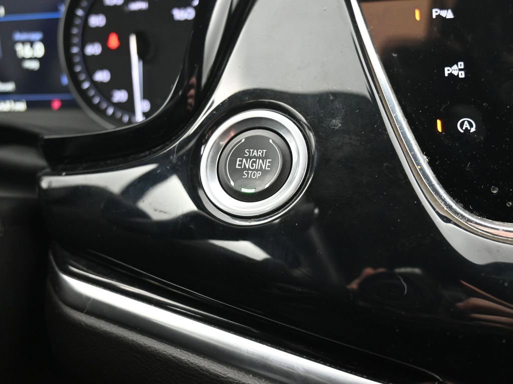 Used 2024 Cadillac XT6 Premium Luxury w/ Technology Package image 16