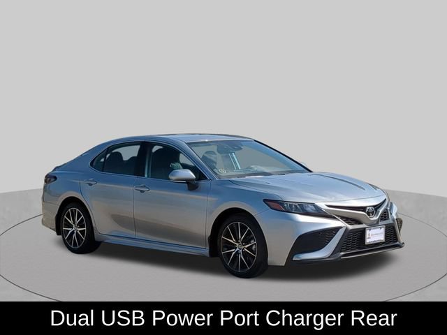 Used 2024 Toyota Camry SE FWD image 3