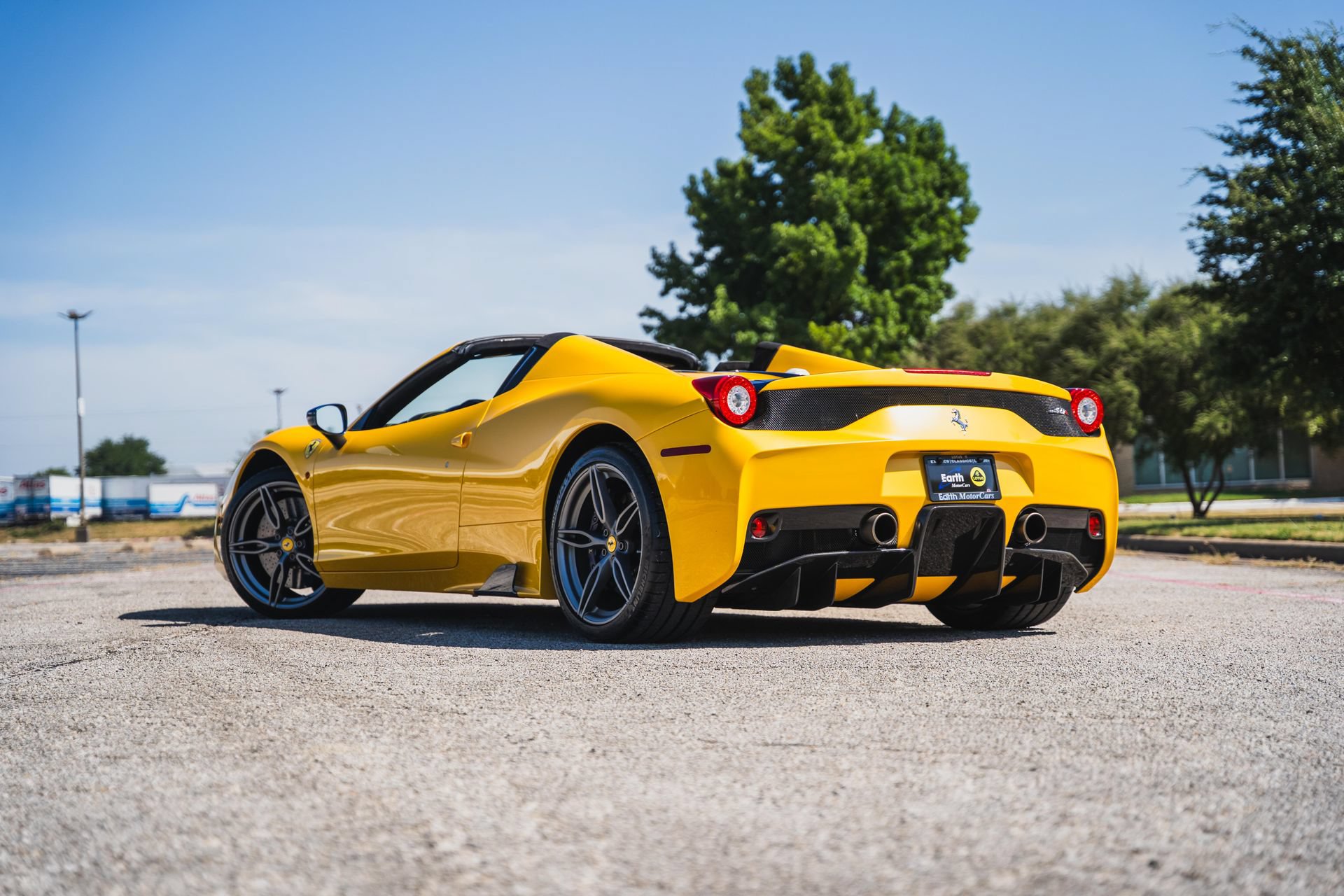 Used 2015 Ferrari 458 Speciale A RWD image 16