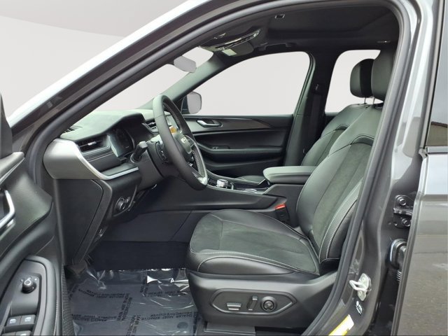 New 2025 Jeep Grand Cherokee L Altitude AWD/4WD image 11
