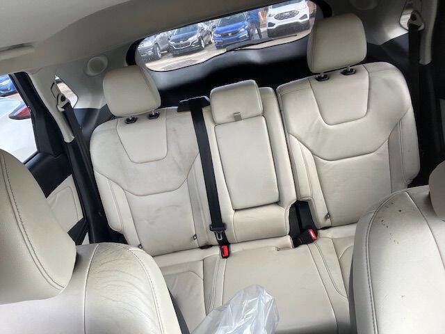 Used 2015 Ford Edge Titanium image 11