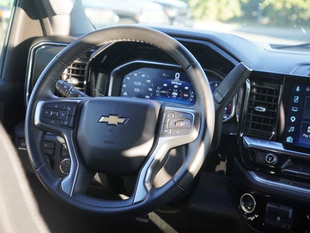 Used 2025 Chevrolet Silverado 2500 LT w/ Convenience Package image 27