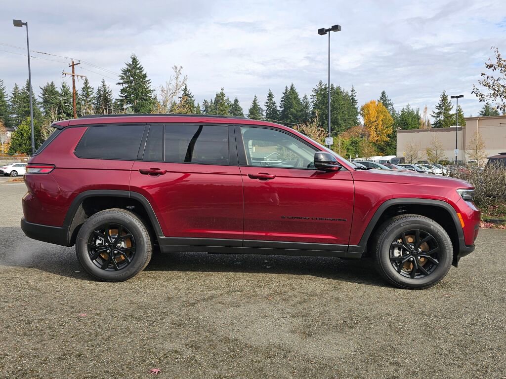 New 2025 Jeep Grand Cherokee L Altitude image 9