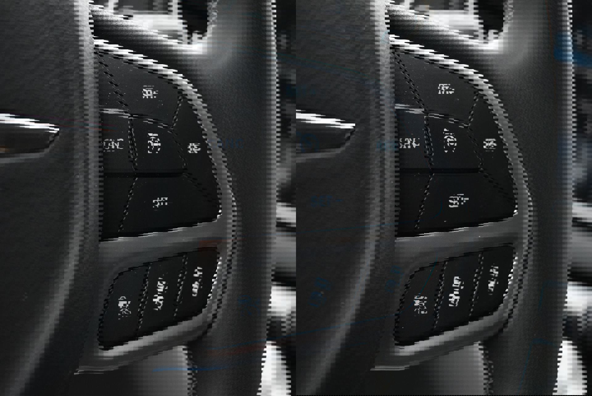 Used 2024 Chrysler Pacifica Touring-L image 21