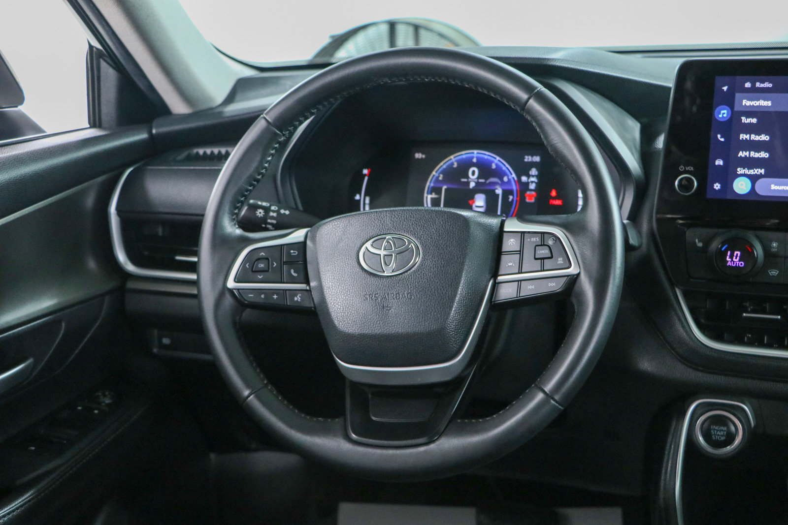 Used 2024 Toyota Grand Highlander FWD image 12