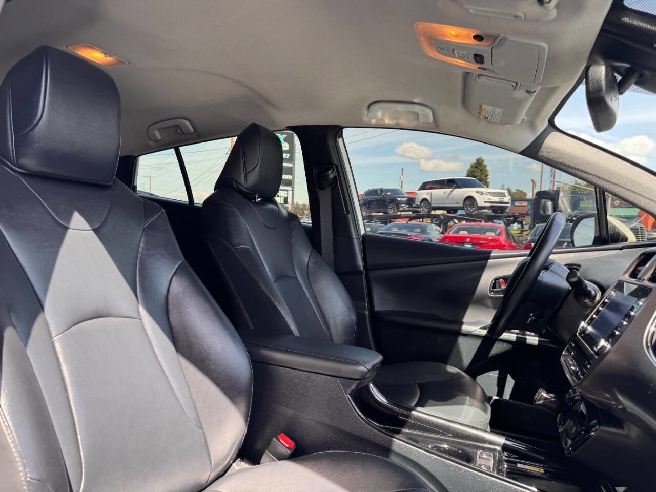 Used 2021 Toyota Prius FWD image 8