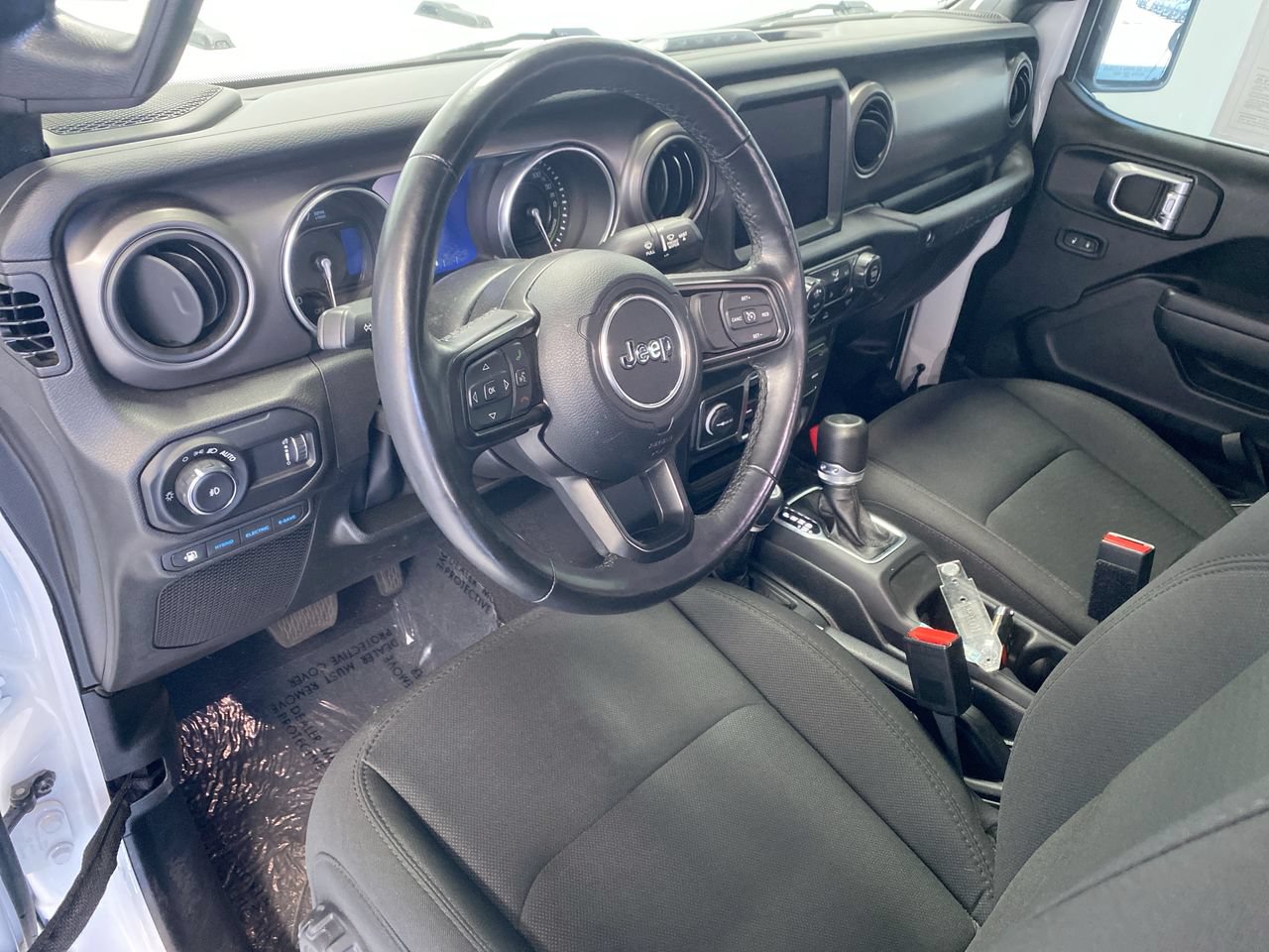 Used 2023 Jeep Wrangler Unlimited w/ Cold Weather Group AWD/4WD image 20