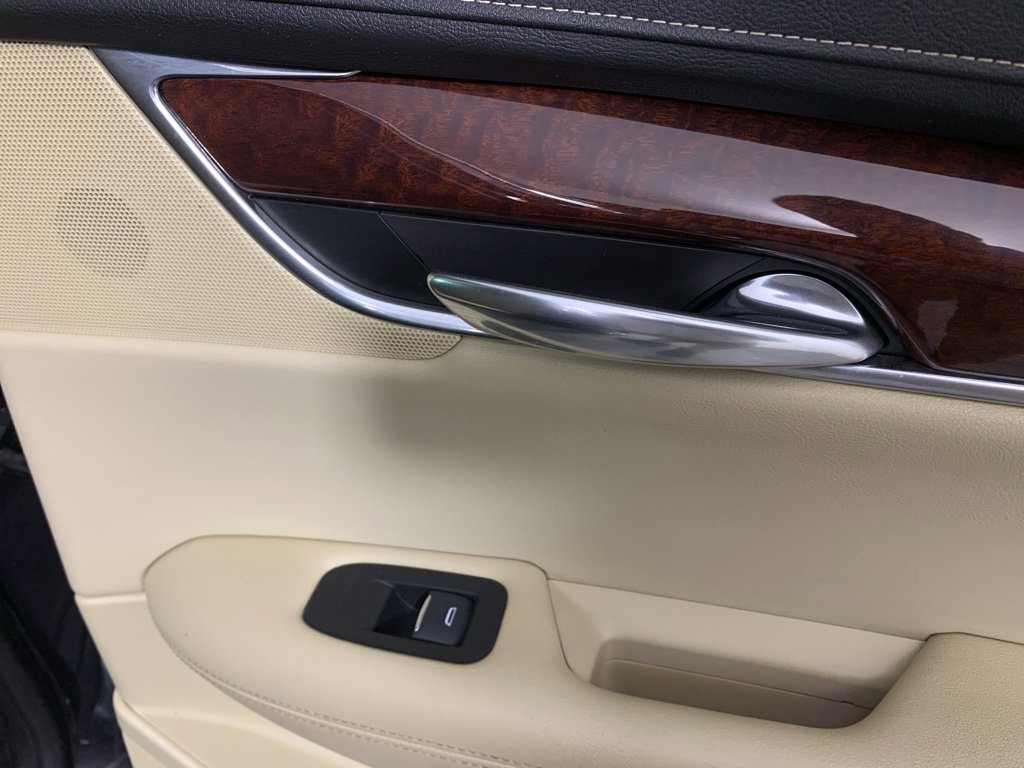 Used 2017 Cadillac XT5 Luxury w/ Driver Awareness Package image 35