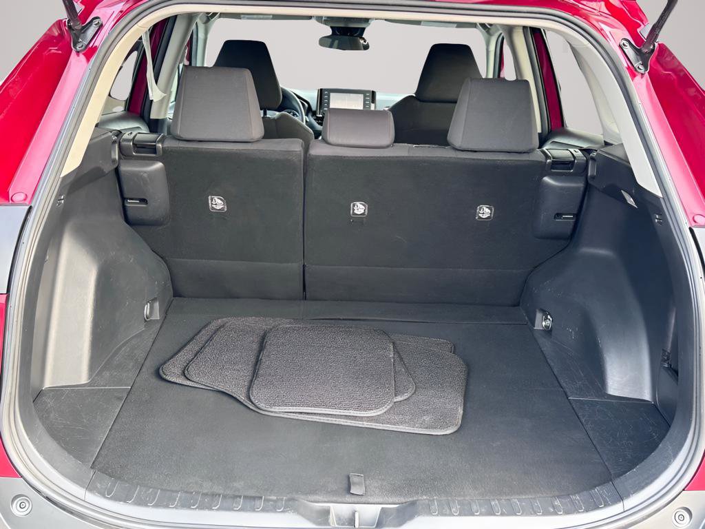 Used 2020 Toyota RAV4 LE image 19