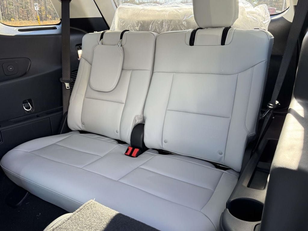 New 2026 Ford Explorer Platinum w/ LUX Leather Package AWD/4WD image 16