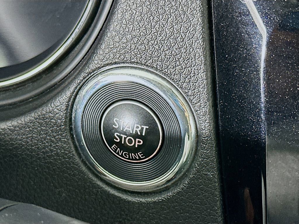 Used 2017 Nissan Rogue Sport SV w/ SV Premium Package image 20