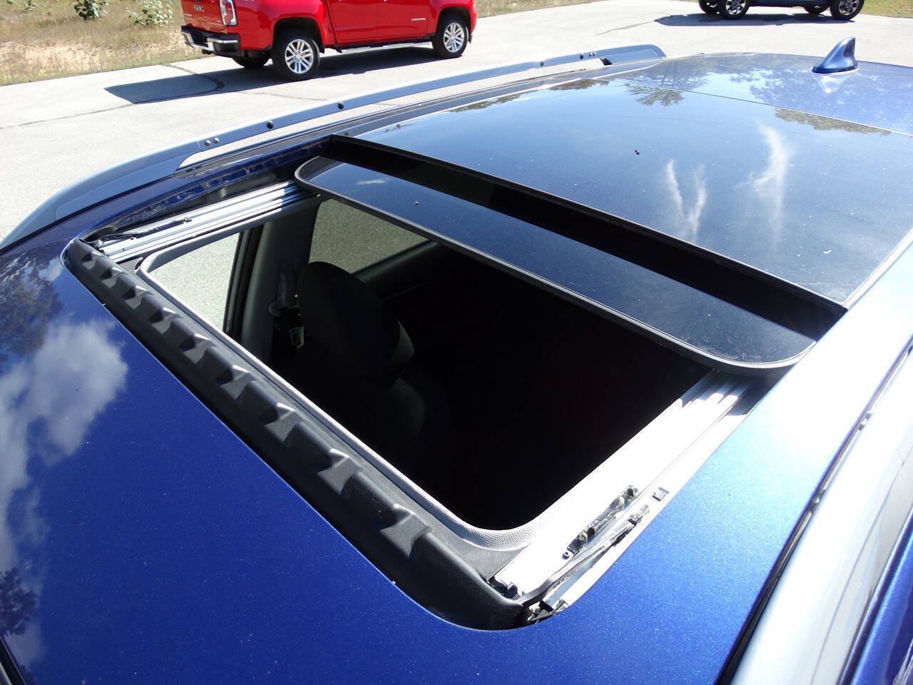 Used 2020 Nissan Rogue AWD w/ SV Moonroof Package image 11