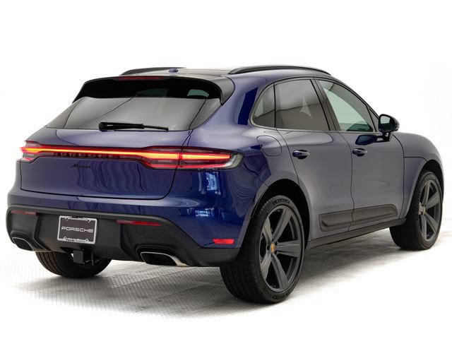 Certified 2025 Porsche Macan AWD/4WD image 32