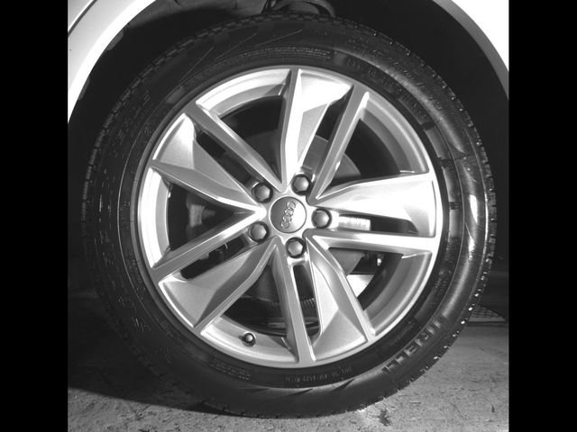 Used 2018 Audi Q3 2.0T Premium Plus w/ Premium Plus Package AWD/4WD image 10