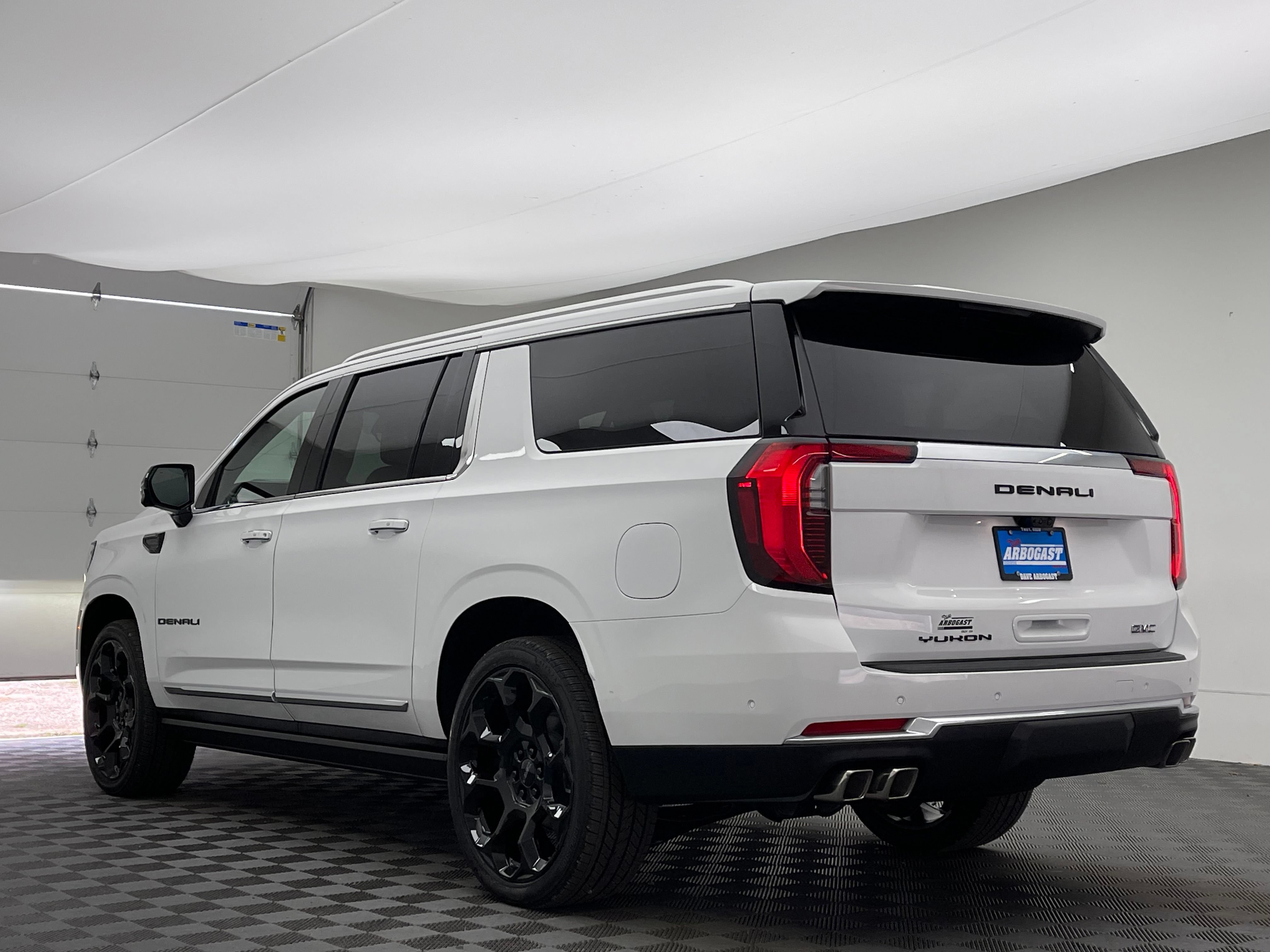 New 2026 GMC Yukon XL Denali w/ Denali Reserve Package AWD/4WD image 17