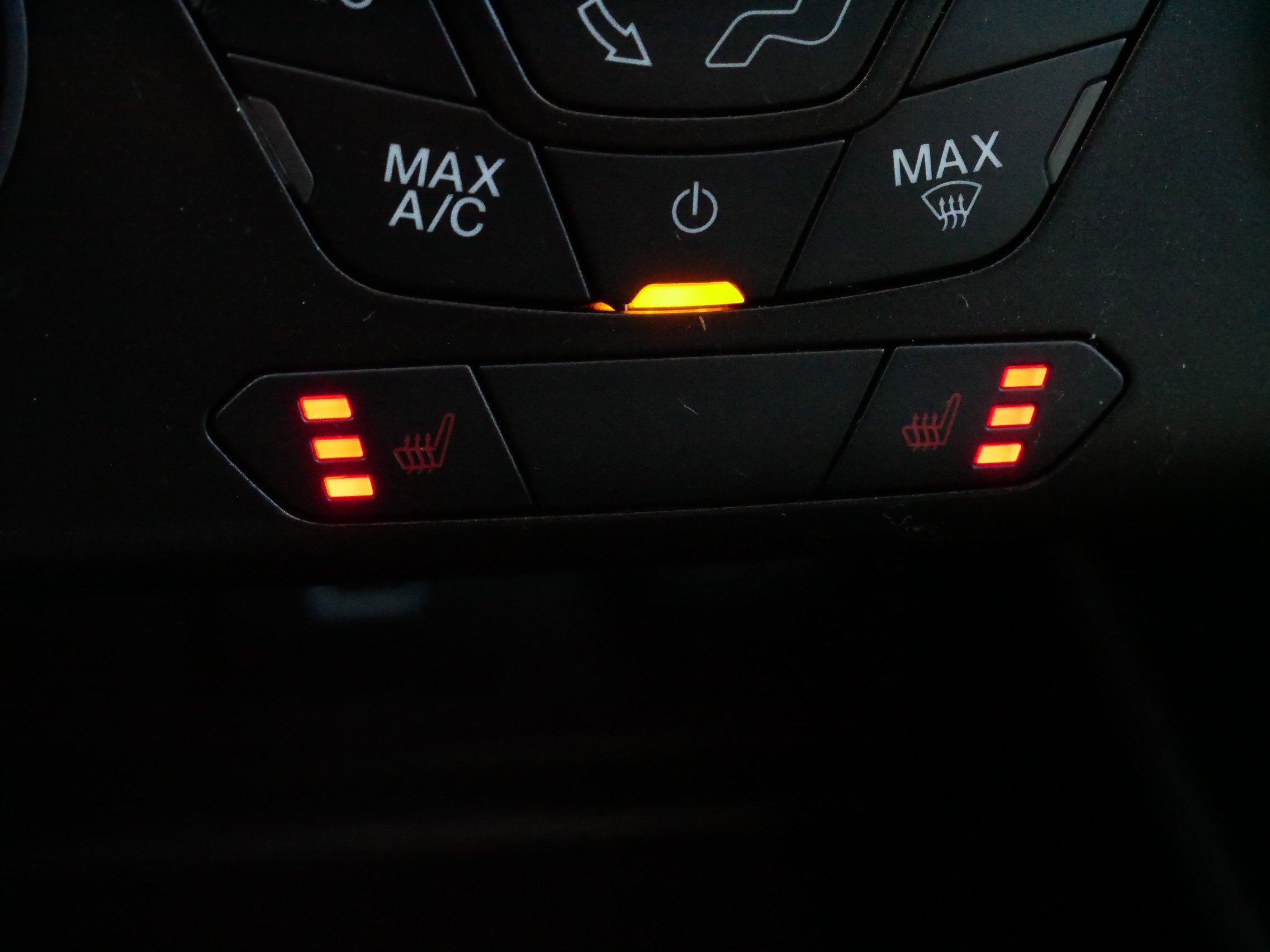 Used 2018 Ford Fusion SE image 28