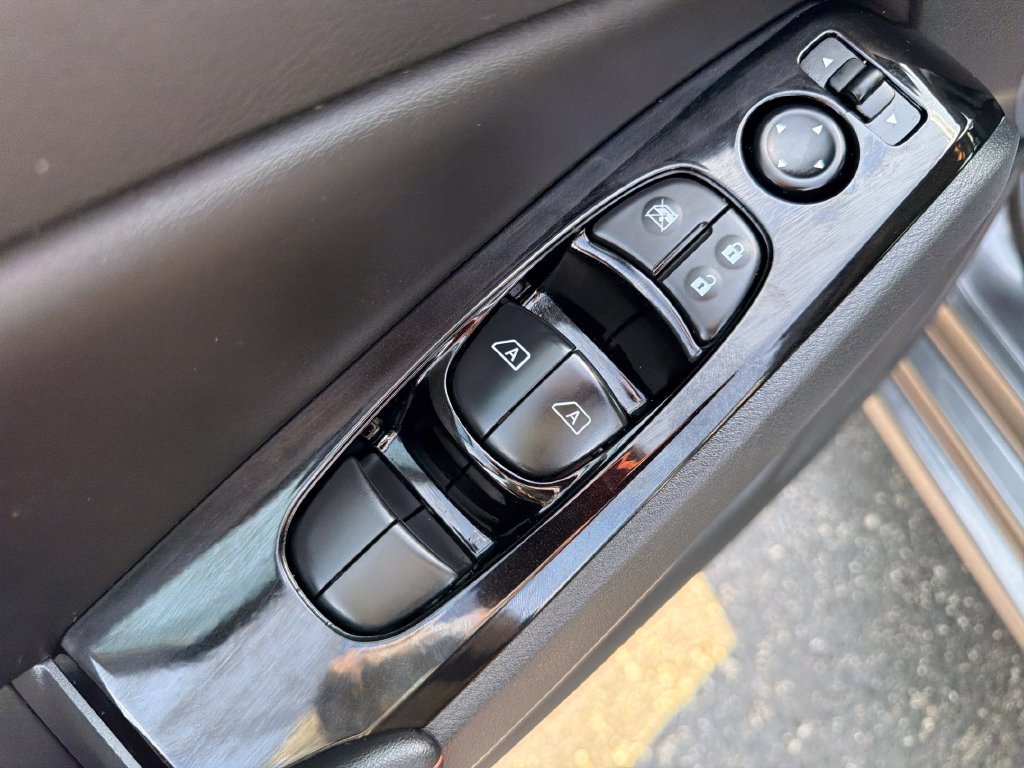 Certified 2025 Nissan Altima 2.5 SR AWD/4WD image 14