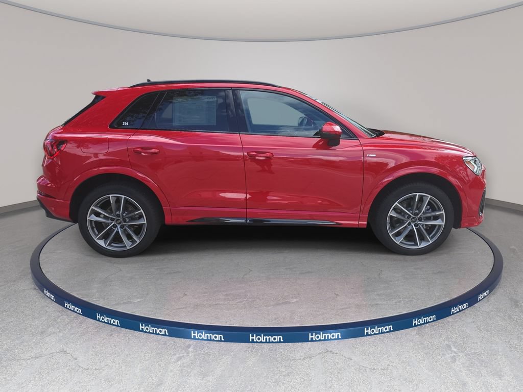 Certified 2025 Audi Q3 2.0T Premium w/ Convenience Package AWD/4WD image 4