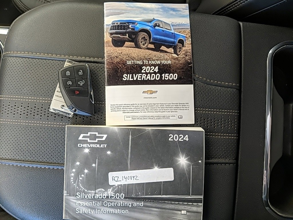 Used 2024 Chevrolet Silverado 1500 High Country image 32