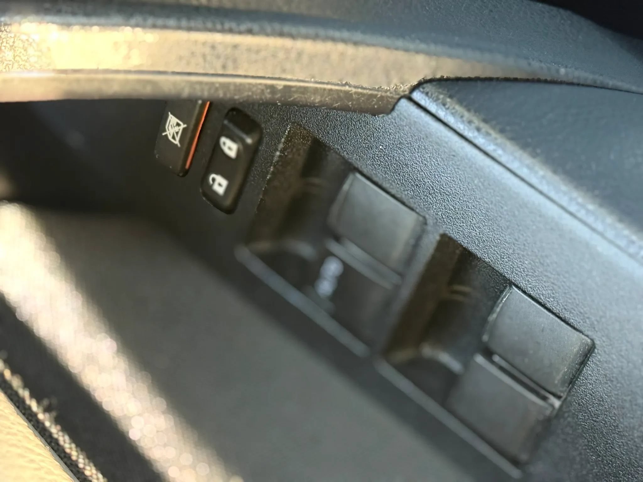 Used 2018 Toyota Corolla LE FWD image 28