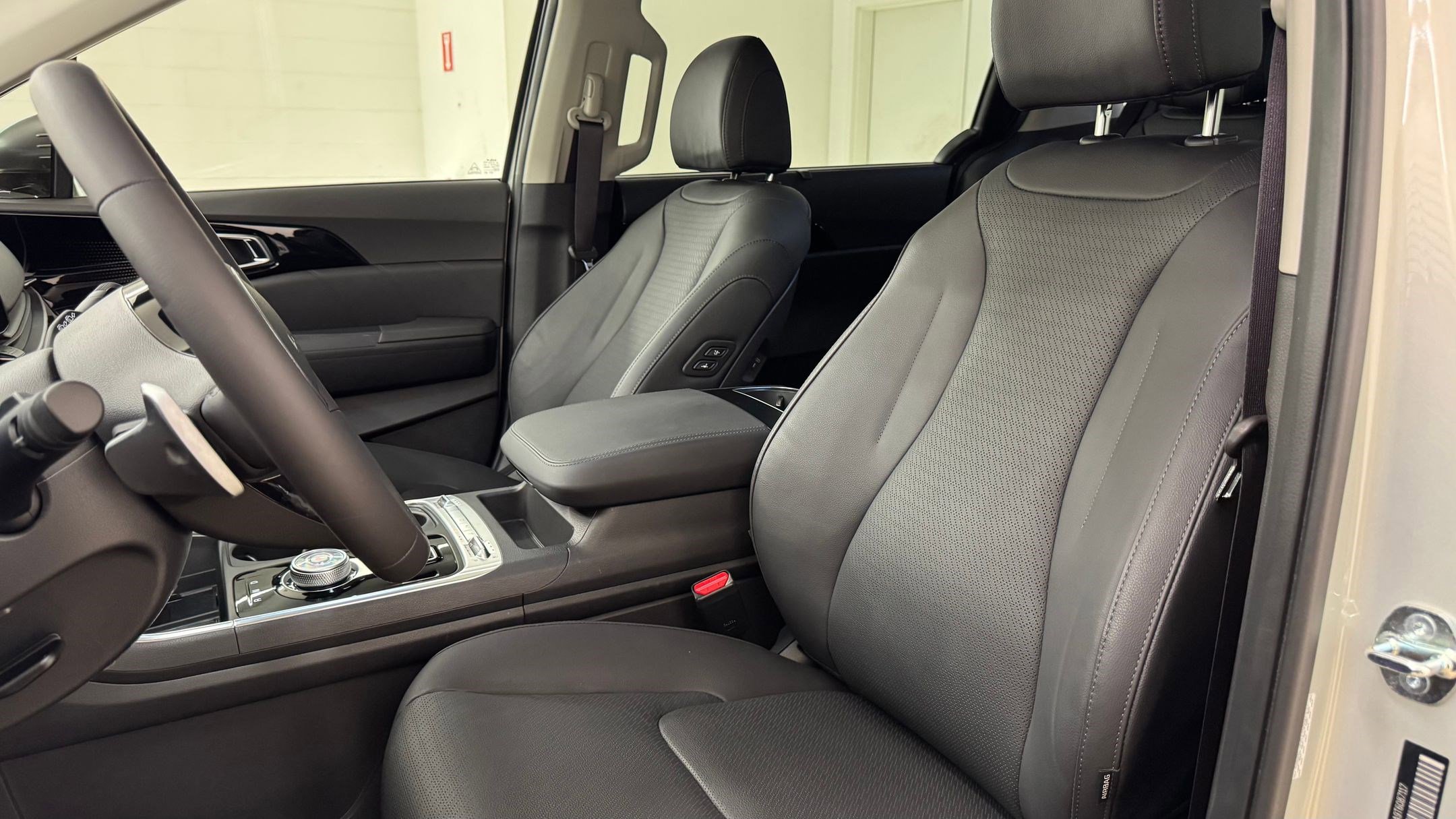 Used 2026 Kia Carnival SX Prestige image 5