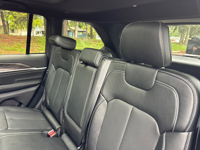 New 2027 Jeep Grand Cherokee Limited AWD/4WD image 3