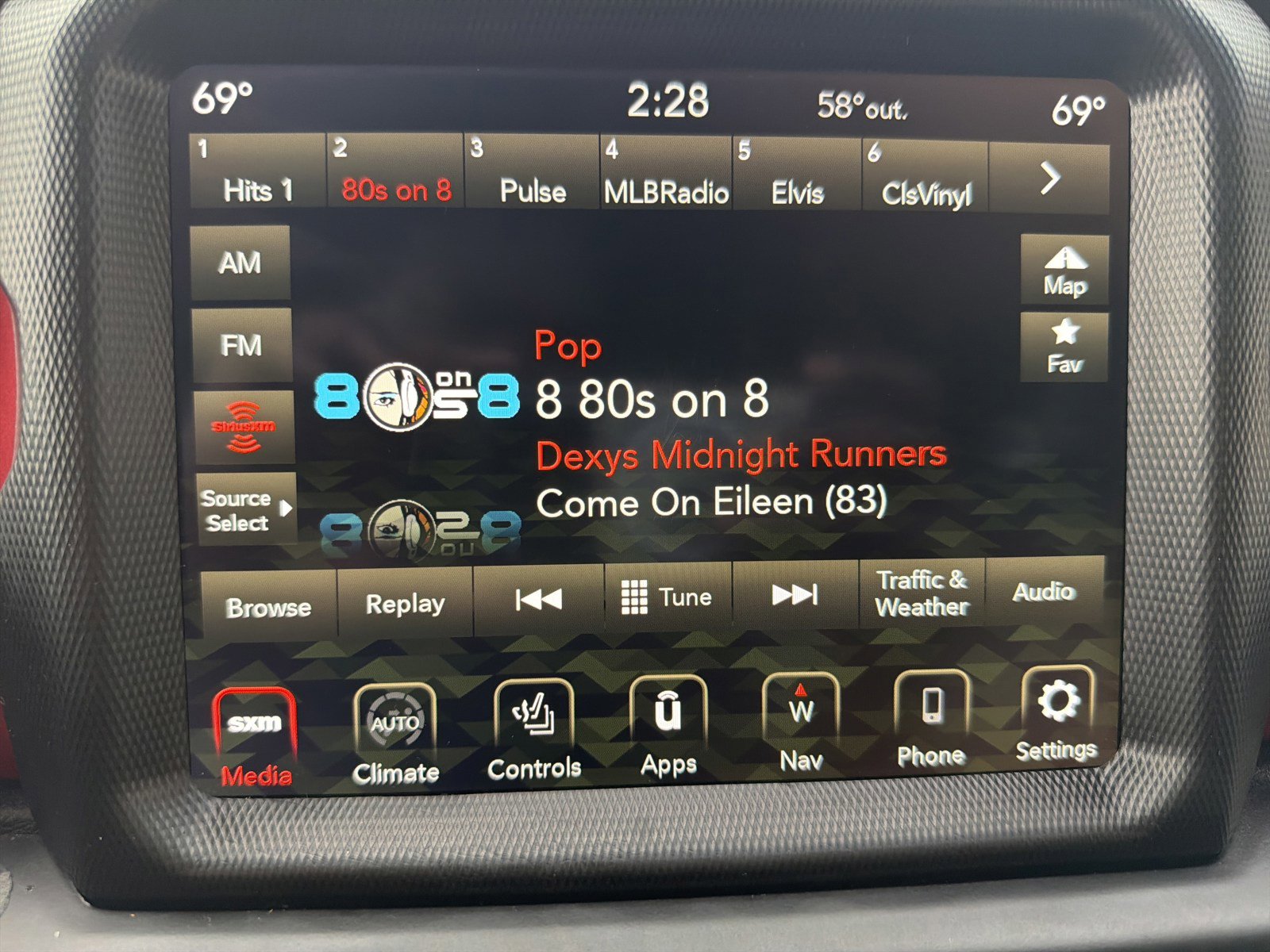 Used 2022 Jeep Gladiator Rubicon w/ Cold Weather Group image 21