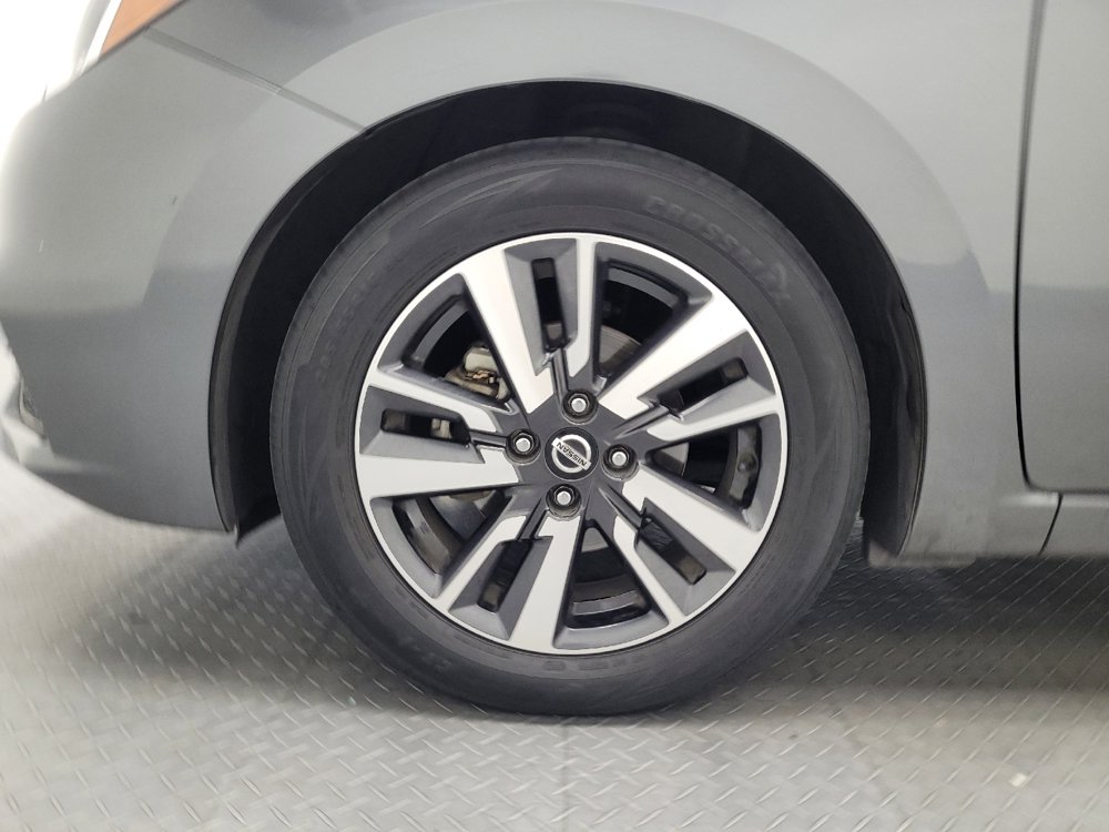 Used 2021 Nissan Versa SV FWD image 31