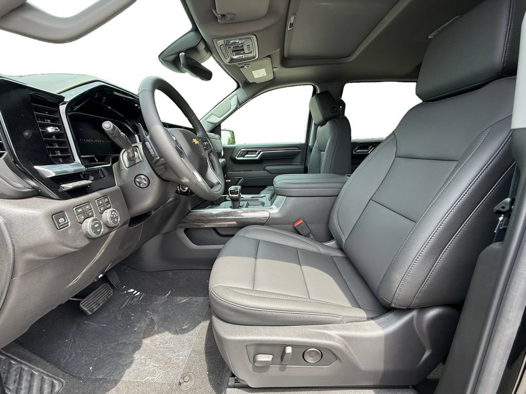 New 2026 Chevrolet Silverado 1500 LTZ w/ Technology Package AWD/4WD image 9