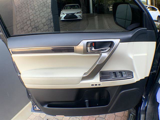 Used 2020 Lexus GX 460 Premium w/ Premium Package AWD/4WD image 13