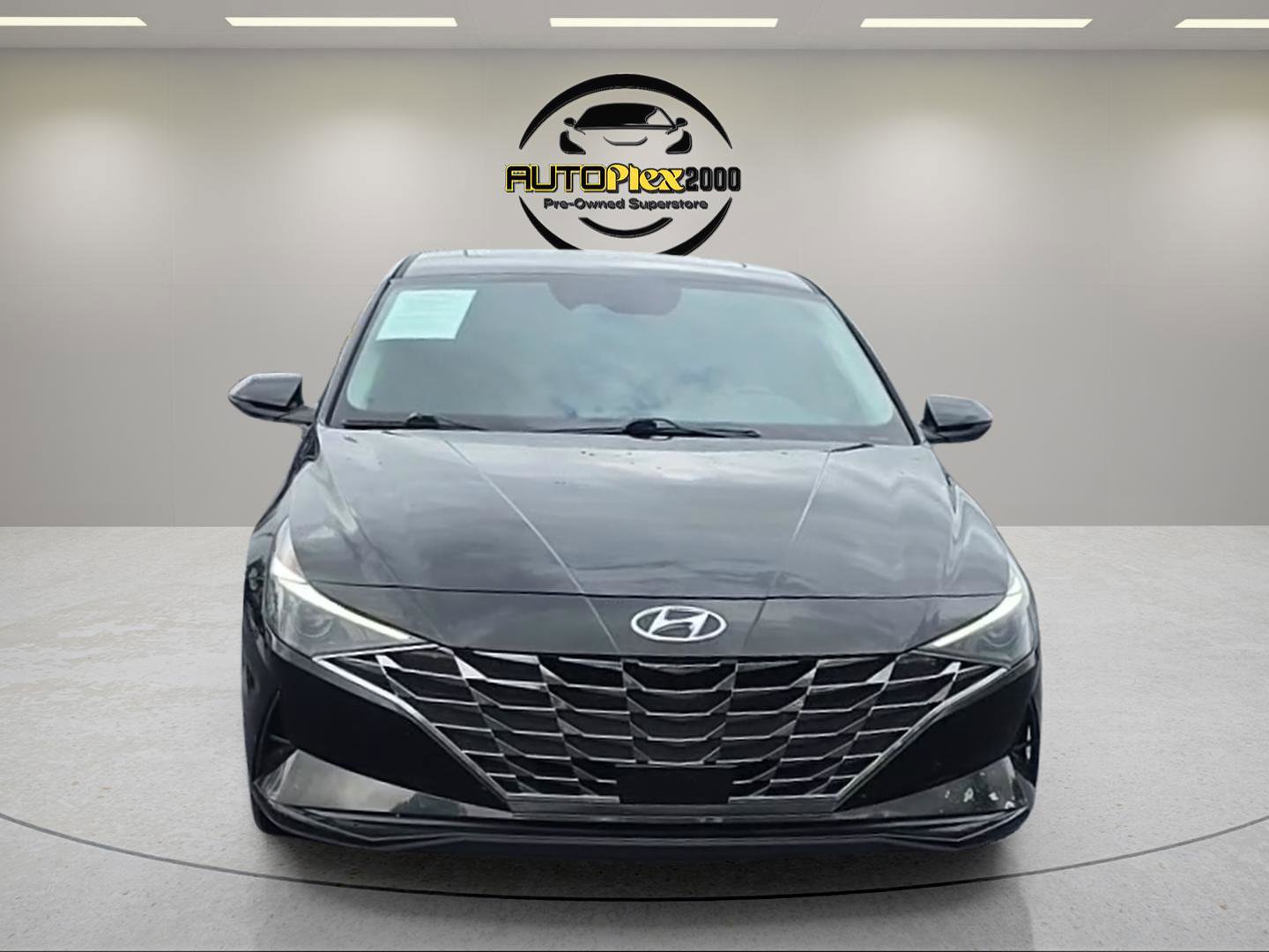 Used 2021 Hyundai Elantra SEL w/ Convenience + Premium Package FWD image 2