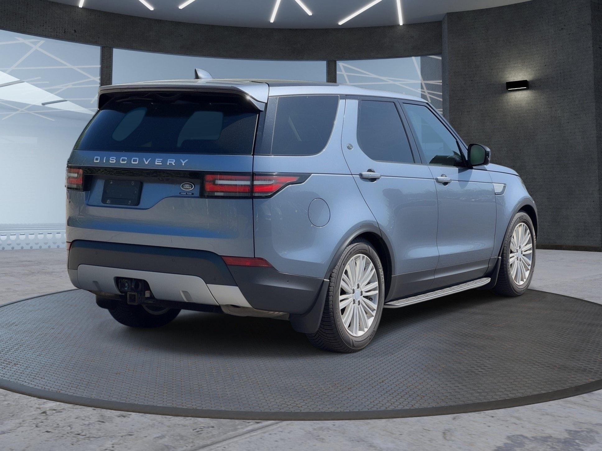Used 2018 Land Rover Discovery HSE Luxury AWD/4WD image 4