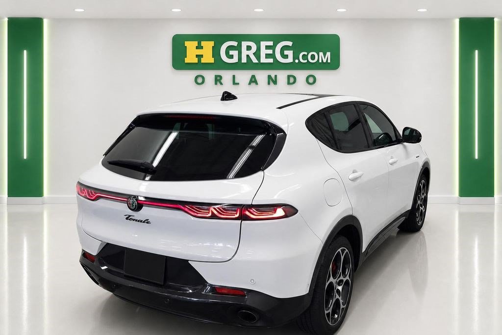 Used 2024 Alfa Romeo Tonale Veloce AWD/4WD image 6