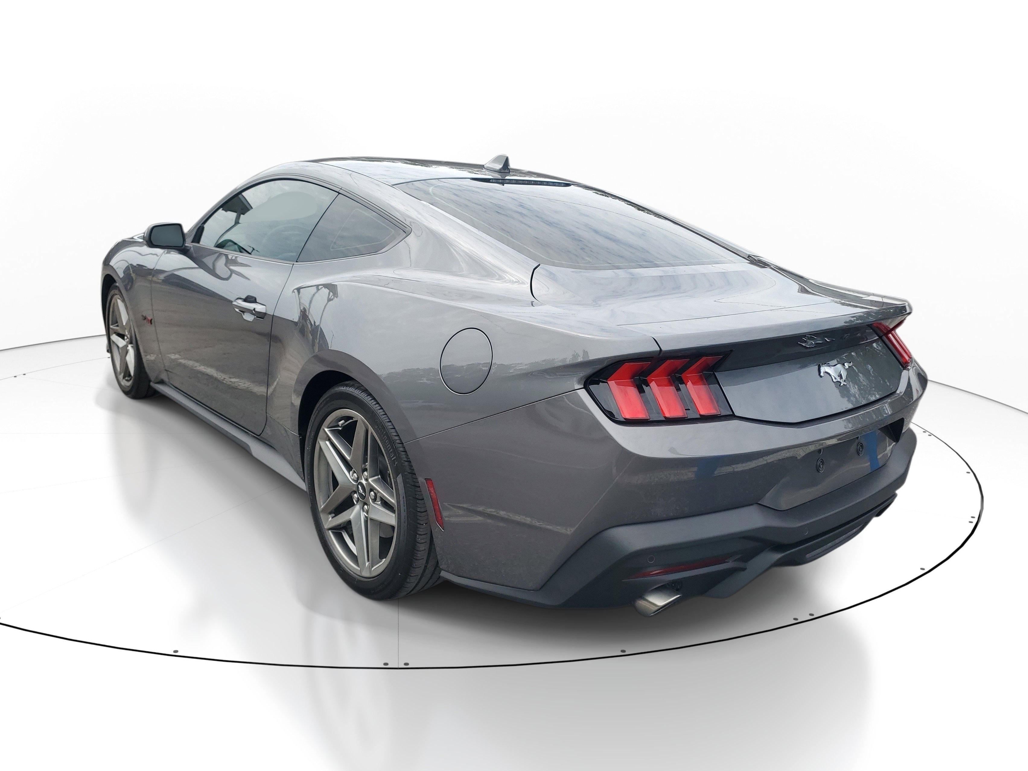Used 2024 Ford Mustang Coupe RWD image 4
