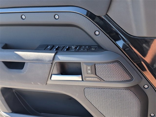 Used 2023 Land Rover Defender 110 X-Dynamic SE image 22