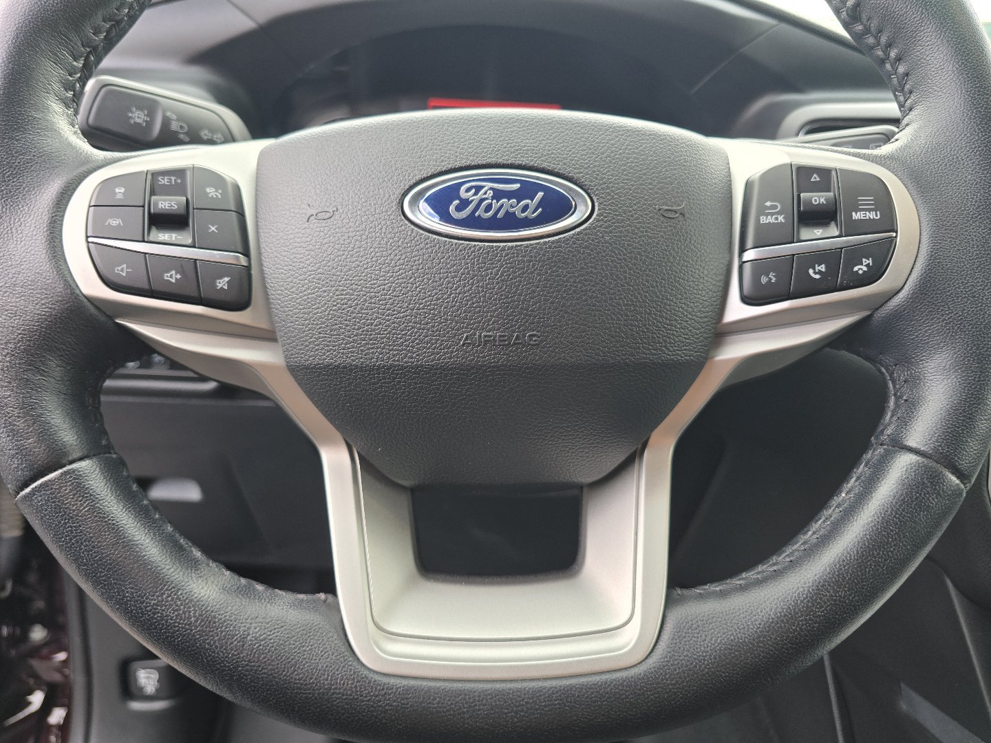Used 2023 Ford Explorer XLT w/ Equipment Group 202A AWD/4WD image 41