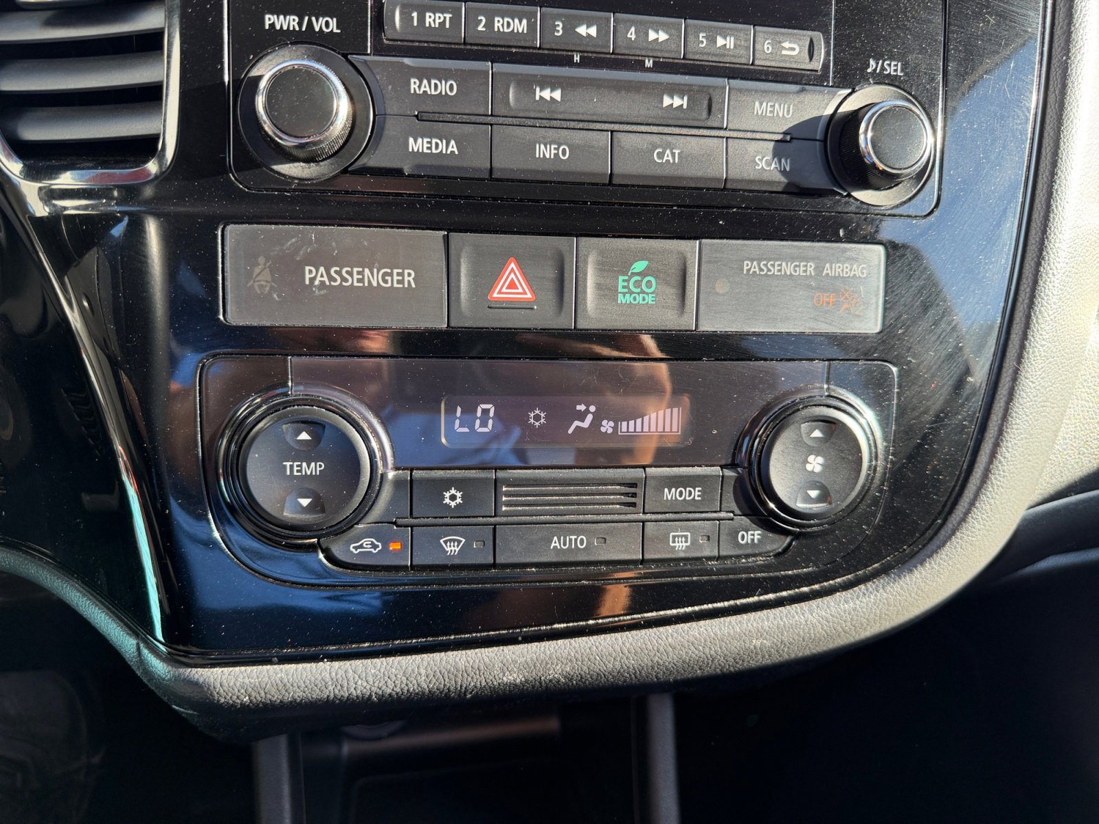 Used 2016 Mitsubishi Outlander ES AWD/4WD image 23