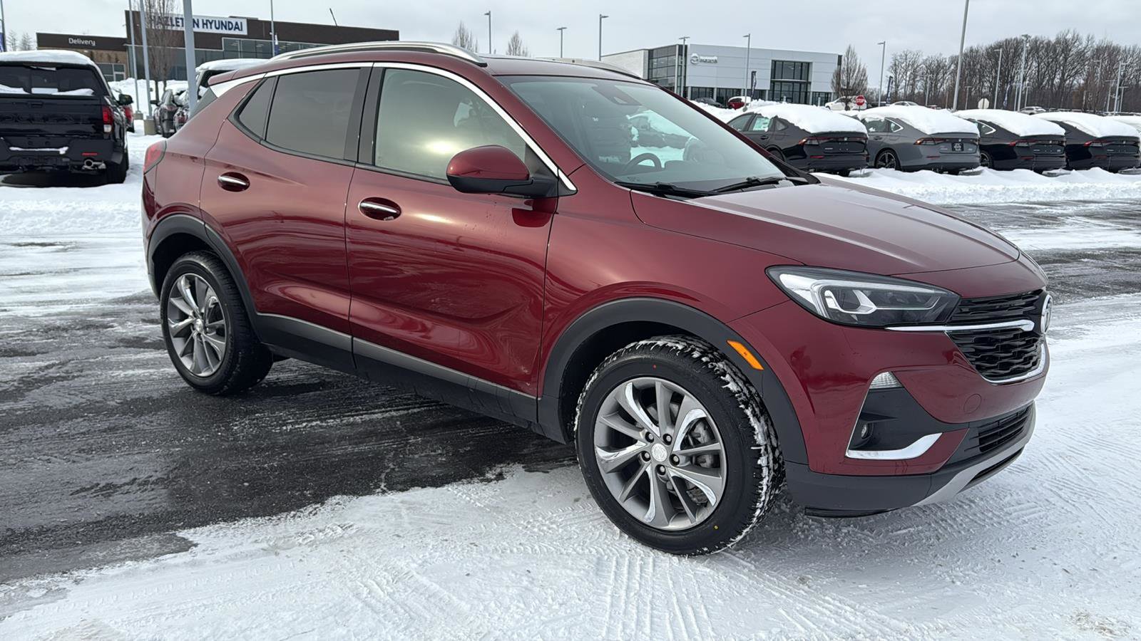 Used 2022 Buick Encore GX Essence w/ Experience Buick Package image 2