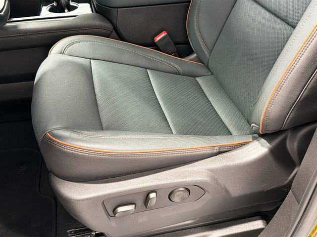 Used 2025 GMC Yukon XL AT4 w/ Premium Trailering Package image 19