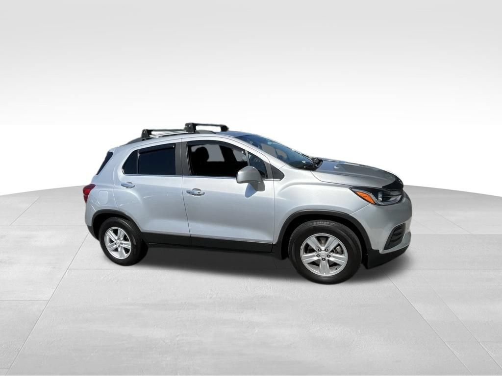 Used 2020 Chevrolet Trax LT w/ LT Convenience Package FWD image 21