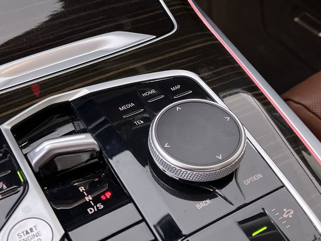 Used 2023 BMW X7 xDrive40i w/ Premium Package image 29