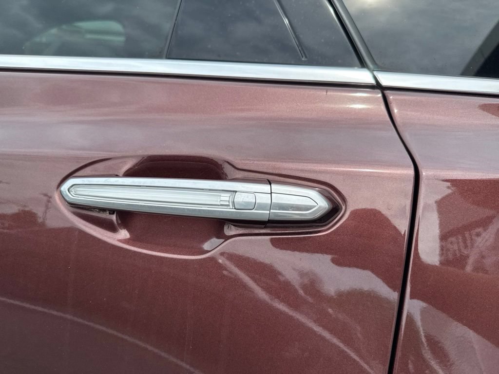 Used 2022 Cadillac XT5 Premium Luxury w/ Technology Package FWD image 12